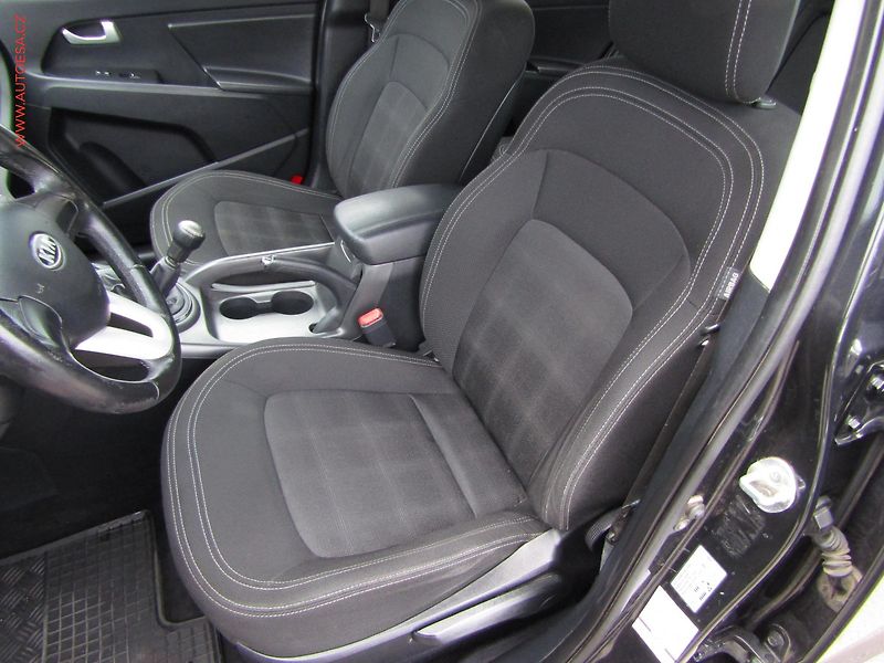 Kia Sportage (2010) 2.0 CVVT 4x4, ČR, AC, tažné - fotka 11 z 20