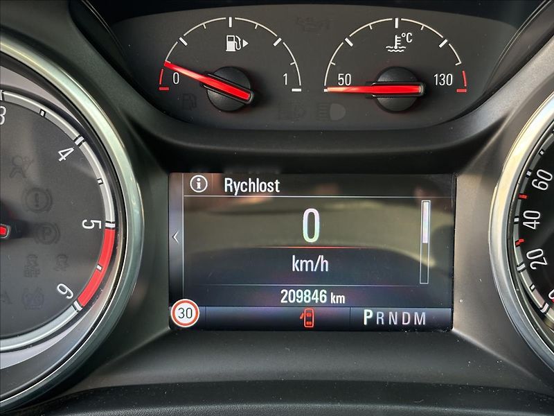 Opel Insignia 1,6 CDTi100kW,Led,Nové rozvody - fotka 21 z 39