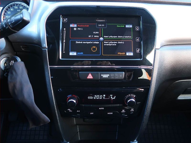 Suzuki Vitara (2017) 1.6 VVT, 4X4, Serv.kniha - fotka 12 z 16