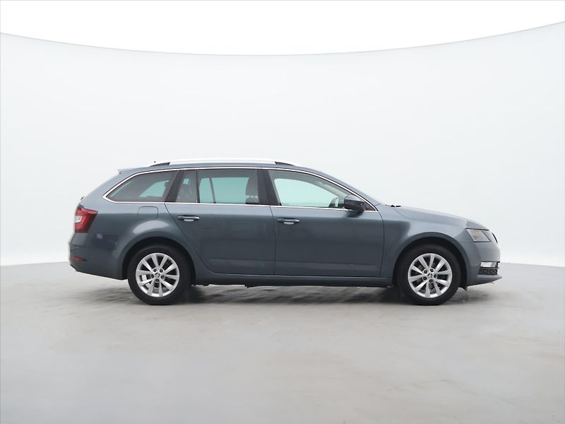 Škoda Octavia 1.6 TDI 85kW DSG Navi Tažné - fotka 8 z 27