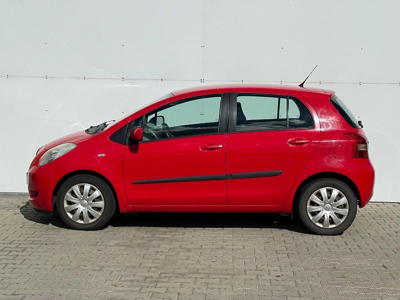 Toyota Yaris 1.3 VVT-i 64kW - fotka 3 z 26