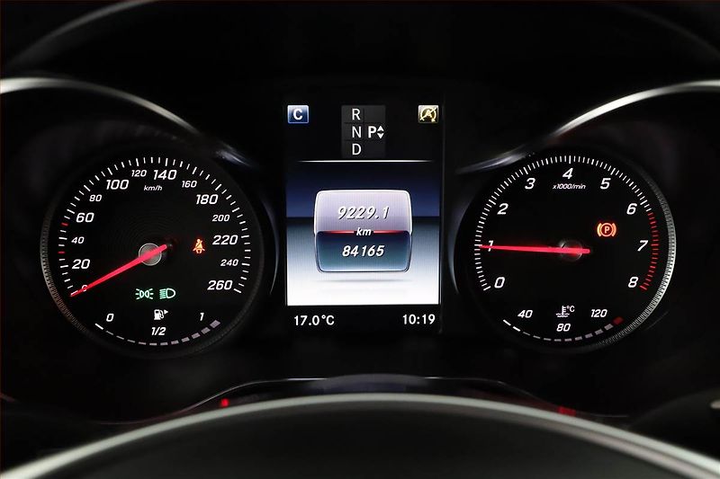 Mercedes-Benz GLC (2018) AMG line 250 - fotka 8 z 20