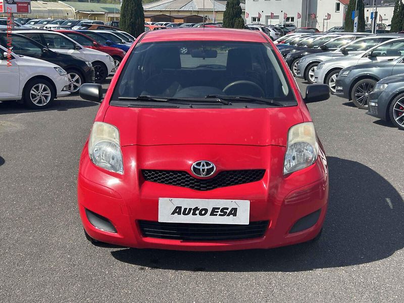 Toyota Yaris (2009) 1.0i - fotka 2 z 15