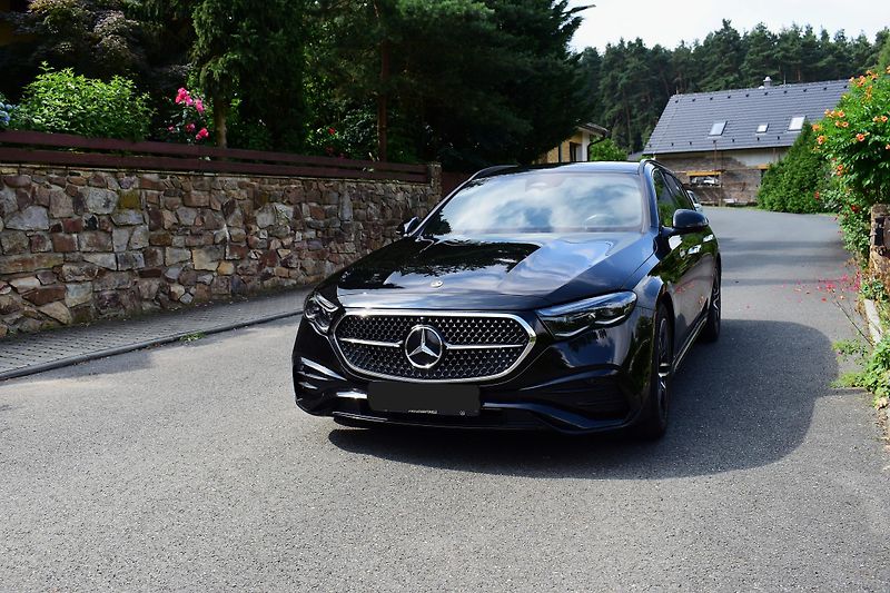 Mercedes-Benz Třídy E (2024) E220d, AMG paket, nízký nájezd - fotka 3 z 16