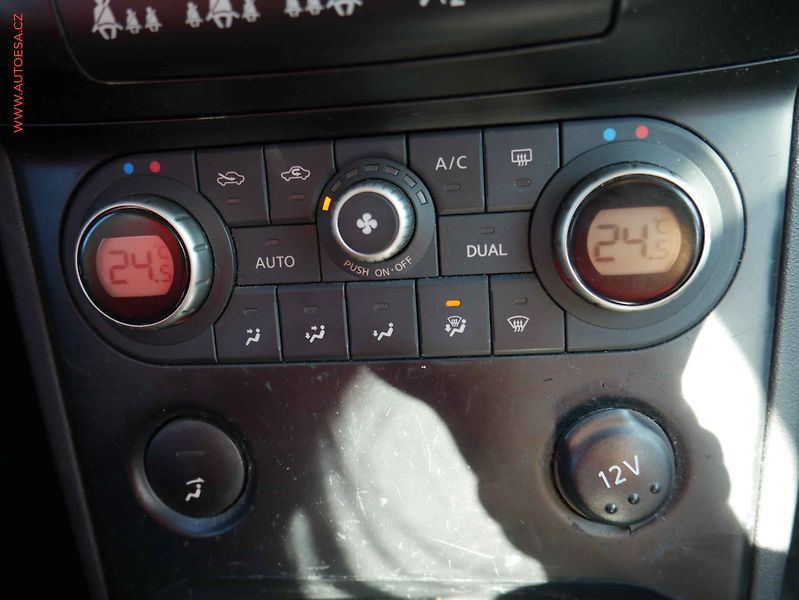 Nissan Qashqai (2007) 2.0dCi, ČR, Acenta - fotka 16 z 16