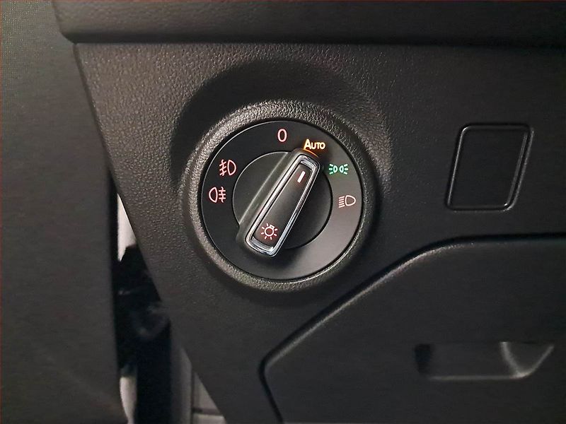 Seat Leon (2019) 2.0 TSI, Automat, Kůže, Navi - fotka 18 z 21
