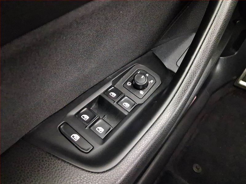 Volkswagen Arteon (2018) 1.5 TSI, Tempomat - fotka 17 z 21