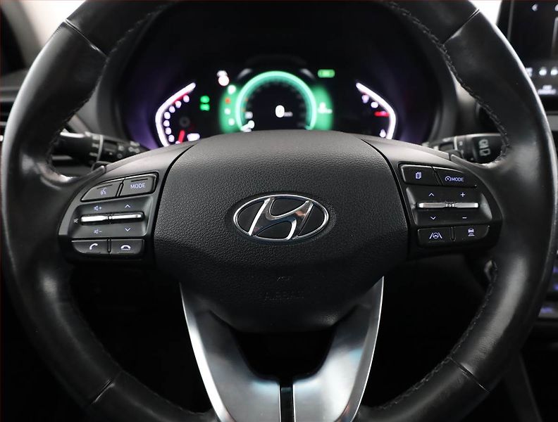 Hyundai i30 (2022) Style 1.5 T-GDI MHEV, Automat - fotka 8 z 17