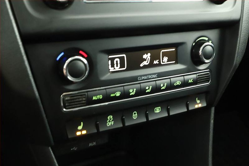 Škoda Rapid (2015) Spaceback 1.2 TSI, Tempomat - fotka 14 z 15