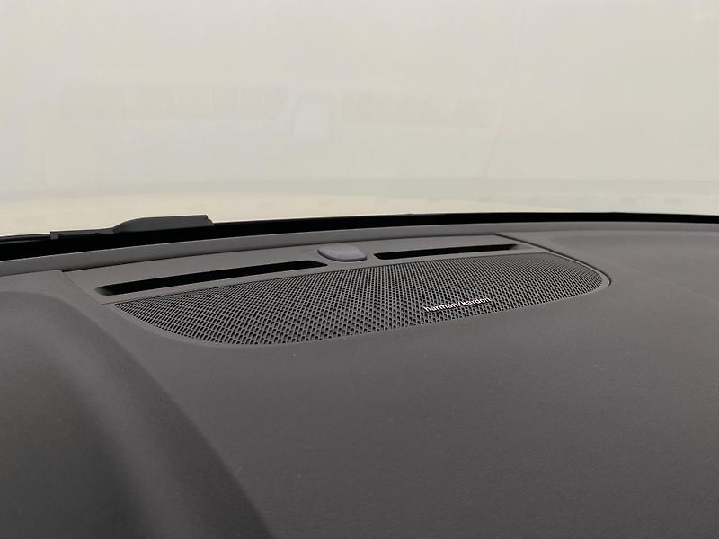 Volvo XC40 (2026) B3 AUT DARK PLUS - fotka 31 z 60