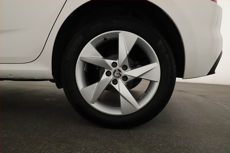 Škoda Kamiq (2023) Style 1.0 TSI - fotka 20 z 20