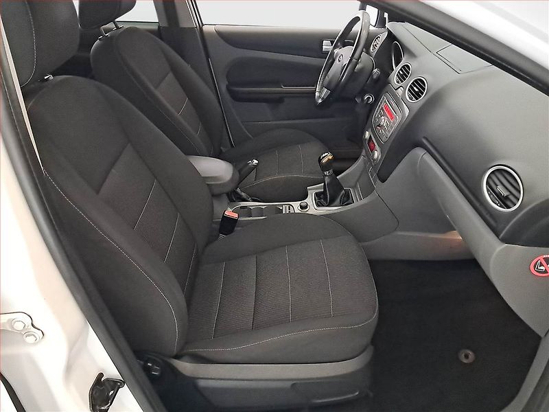 Ford Focus (2009) 1.6 16V, po STK, jezdí výborně - fotka 9 z 18