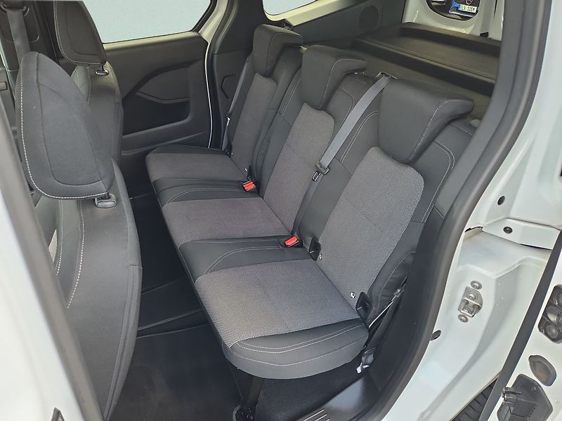 Mercedes-Benz Třídy T T 180d/S PROGRESIVE automat - fotka 19 z 22