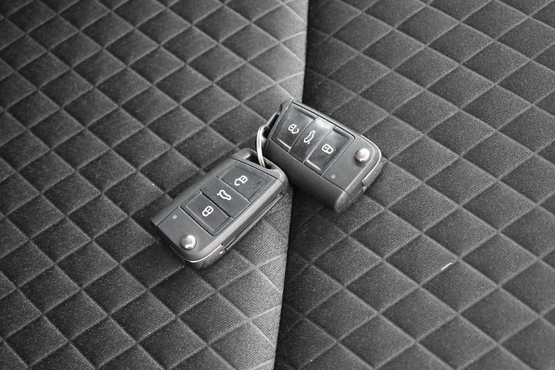 Škoda Karoq 1.6 TDI 85kW KAMERA*KESSY*ACC* - fotka 35 z 42