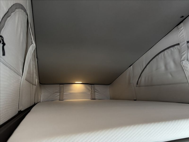 Volkswagen California 2,0 TDi  DSG Last Edition LED - fotka 45 z 47