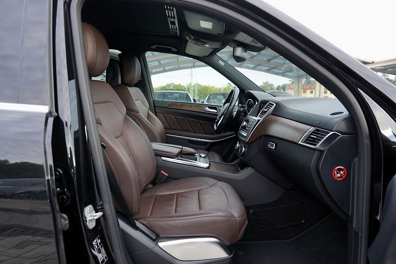 Mercedes-Benz GL 500 V8 AMG/4Matic/NOVÝ MOTOR - fotka 30 z 44