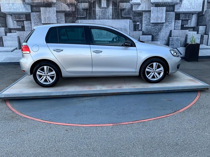 Volkswagen Golf (2012) 1.2TSi, 77KW, MATCH - fotka 5 z 21