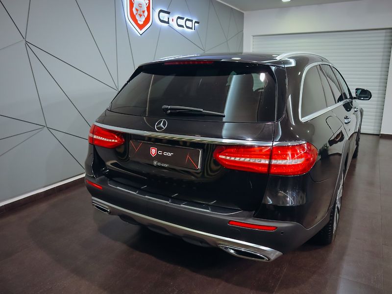 Mercedes-Benz Třídy E E 220d 4MATIC, All-Terrain - fotka 5 z 27