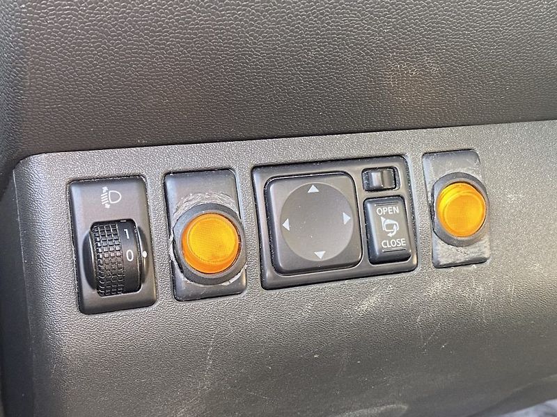 Nissan Navara 3.0D, V6, automat, tažné, 4x4 - fotka 17 z 17