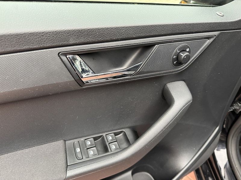 Škoda Fabia (2017) 1.2TSi Style Navi Digi Klima - fotka 27 z 49