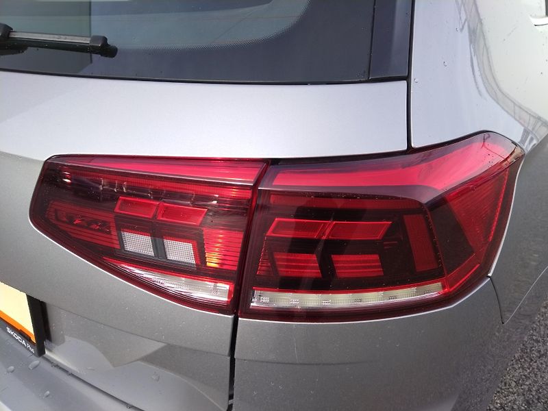 Volkswagen Passat 2.0 TDi DSG 7st. BUSINESS - fotka 28 z 30