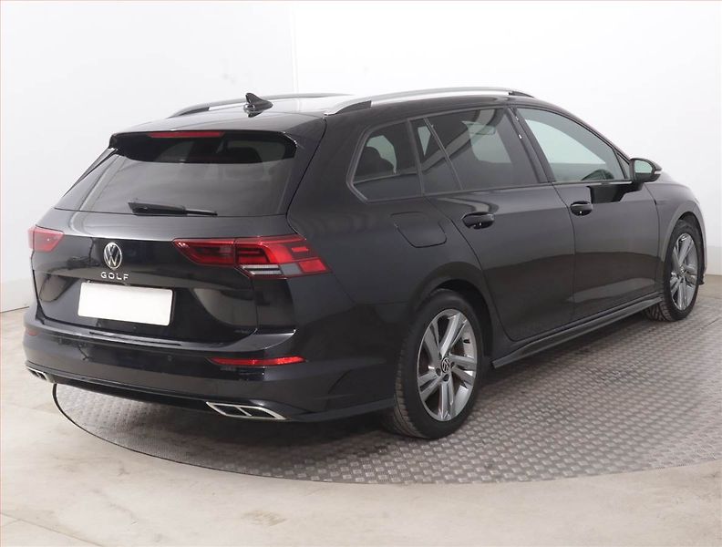 Volkswagen Golf (2022) R-Line 2.0 TDI, Kůže, Navi - fotka 5 z 15