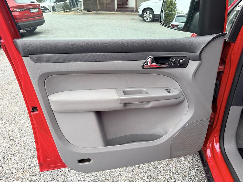 Volkswagen Caddy 1.6MPI 75KW LPG - fotka 6 z 19