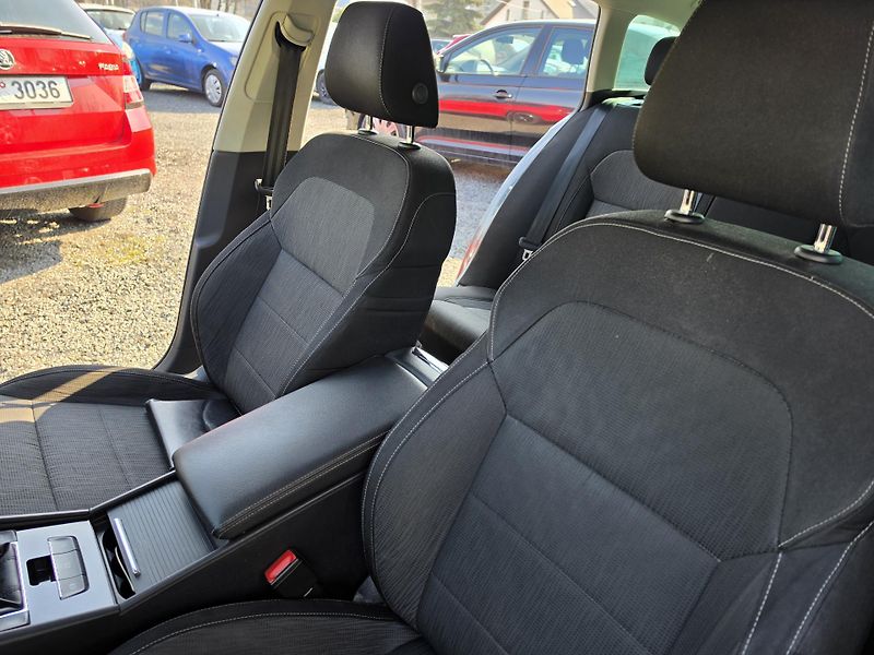 Škoda Superb 2.0 TDI Xenon TZ 110KW  - fotka 14 z 17