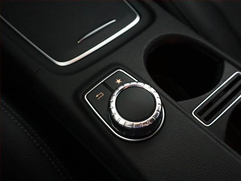 Mercedes-Benz GLA (2018) 220 4MATIC, 4X4, Automat - fotka 19 z 22