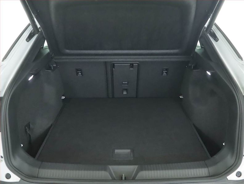 Volkswagen ID.5 (2023) Pro Perf. (82 kWh), SoH 93% - fotka 14 z 23