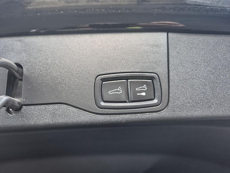 Porsche Taycan Cross Turisno 4S 93kWH  92,6% - fotka 43 z 46