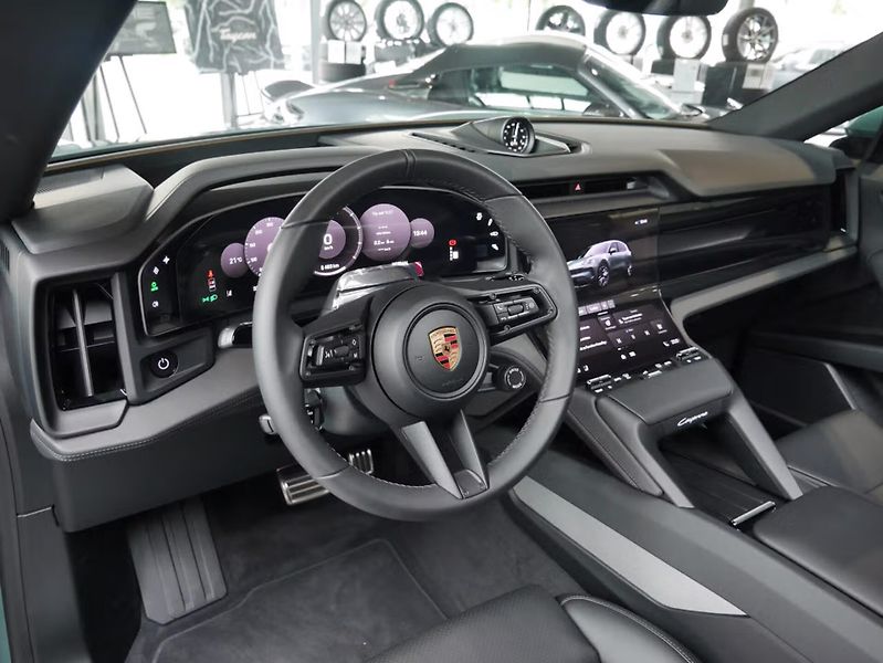 Porsche Cayenne Electric Pano HuD 360 Chrono T - fotka 10 z 22