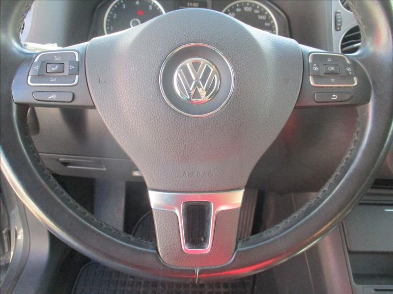 Volkswagen Tiguan 1,4 TSi, aut klima,serv.kn. - fotka 16 z 31