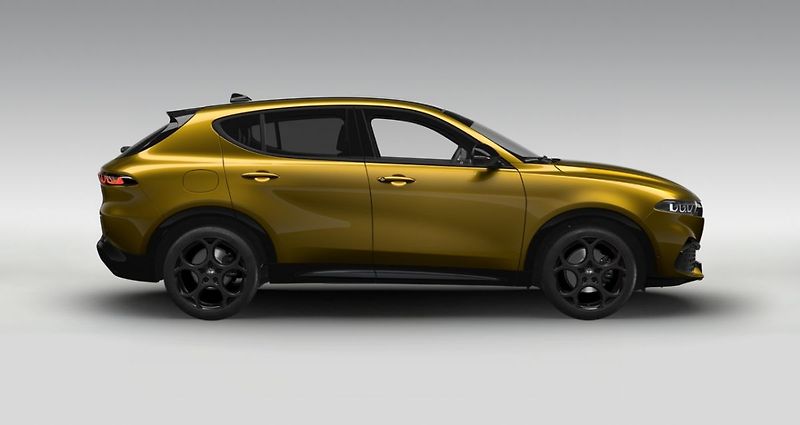 Alfa Romeo Tonale (2026) Sprint 1.5 Turbo Ibrida 175 TC - fotka 2 z 6