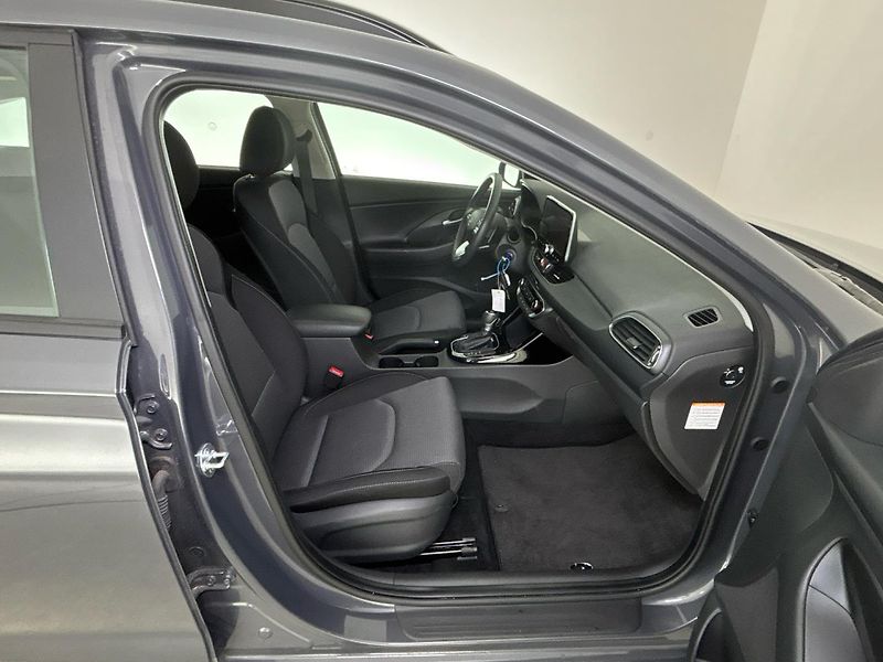 Hyundai i30 Smart DCT - fotka 9 z 27
