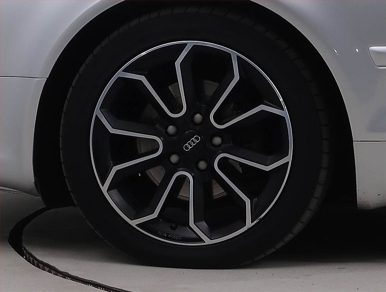 Audi A4 (2007) 2.0 TDI, Serv.kniha, Xenony - fotka 13 z 17