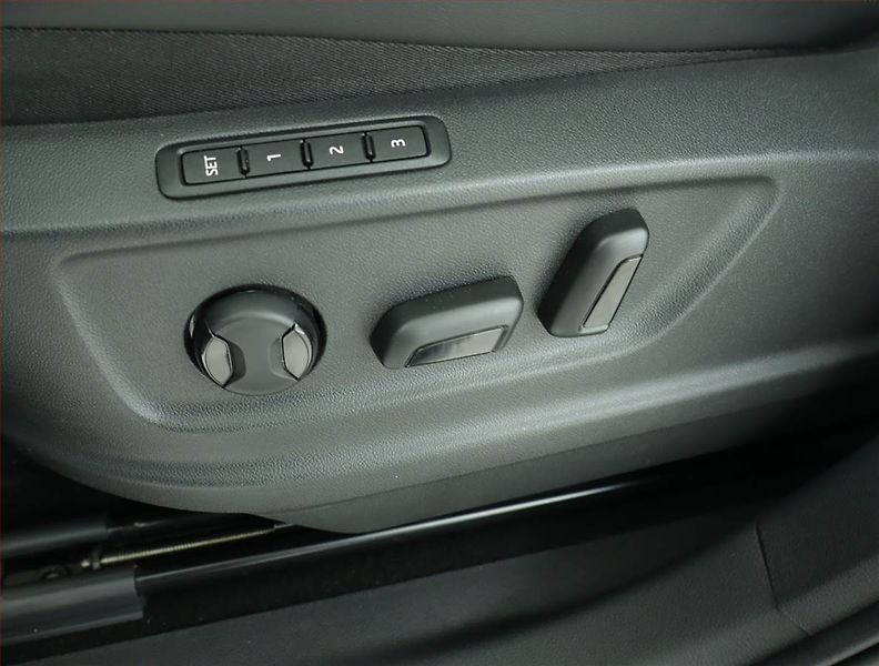 Škoda Kodiaq (2023) Laurin&Klement 2.0 TDI - fotka 16 z 17