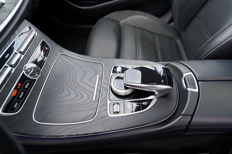 Mercedes-Benz Třídy E E 53 AMG 4Matic+/440PS - fotka 47 z 48