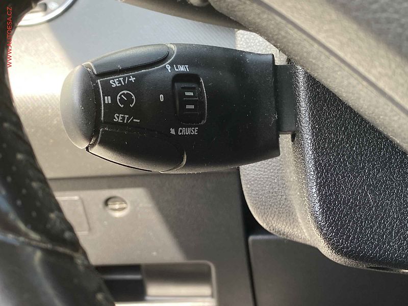 Peugeot 308 (2013) 1.4i 16V, ČR, Access - fotka 13 z 18