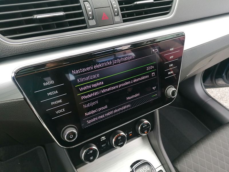 Škoda Superb (2021) IV 1.4 TSi PHEV 160kW - fotka 16 z 36