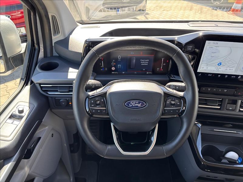 Ford Tourneo Custom 2,0 EcoBlue 125kW TitaniumX L1 - fotka 19 z 44