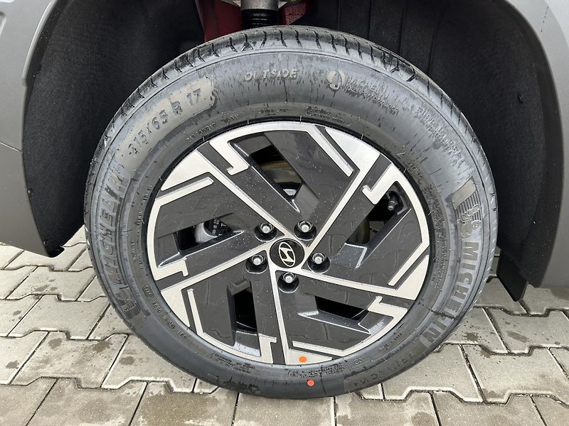 Hyundai Tucson 1,6 T-GDI PHEV 211kW SMART FL - fotka 4 z 34