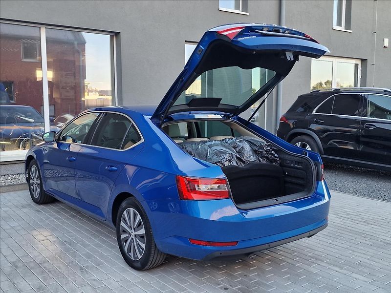 Škoda Superb 2.0TDI DSG Style,ČR,1.Majitel - fotka 41 z 50
