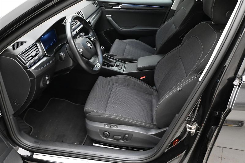 Škoda Superb 2,0 TDI 147KW DSG STYLE Záruka - fotka 13 z 33