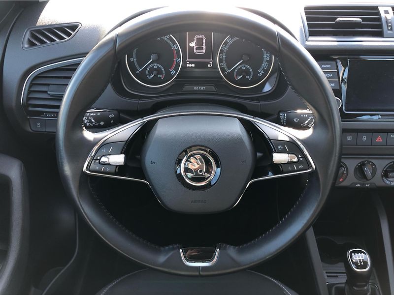 Škoda Fabia COMBI 1.0 TSi AMBITION - fotka 17 z 27