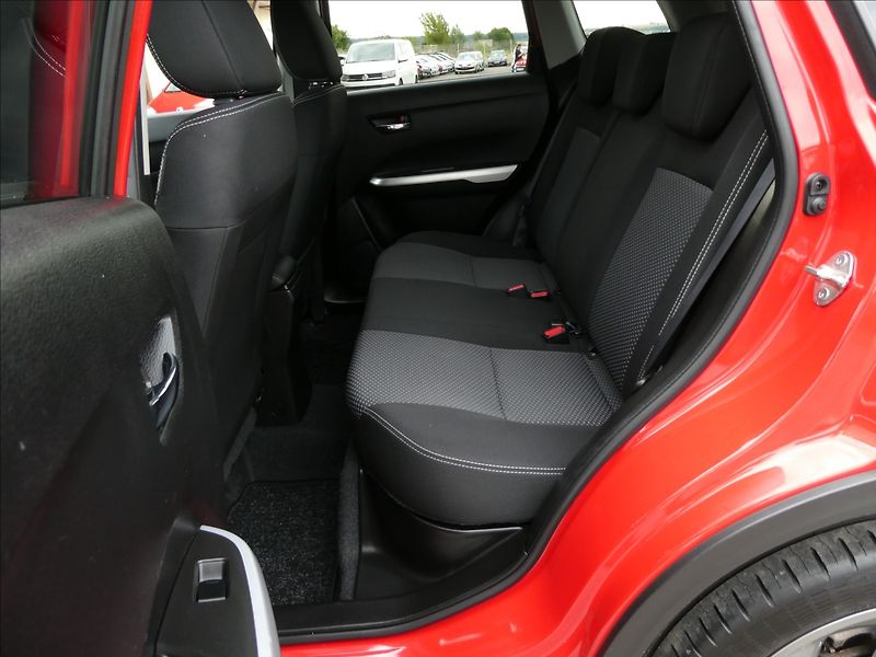 Suzuki Vitara 1,6 VVTi AUTOMAT,serviska,závě - fotka 24 z 50