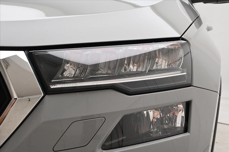 Škoda Karoq 2,0 TDI 110 kW 4x4 DSG Style Z - fotka 28 z 30