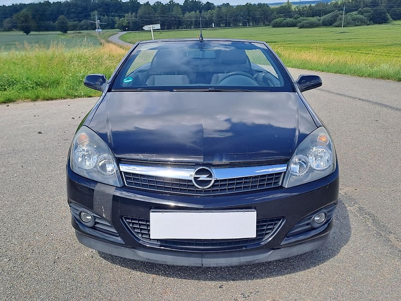 Opel Astra 1.8 KABRIO - fotka 6 z 24