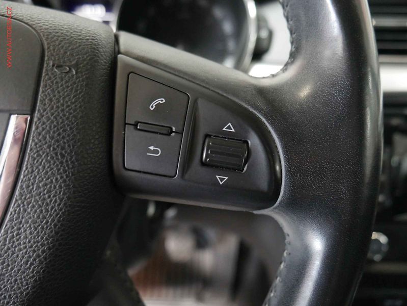 Škoda Superb (2013) 2.0 TDI, ČR, STK6/28 - fotka 20 z 26