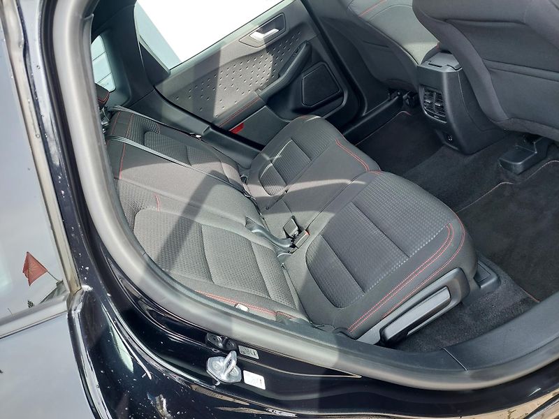 Ford Kuga (2021) III. TDCi ST Line  88kW - fotka 32 z 45